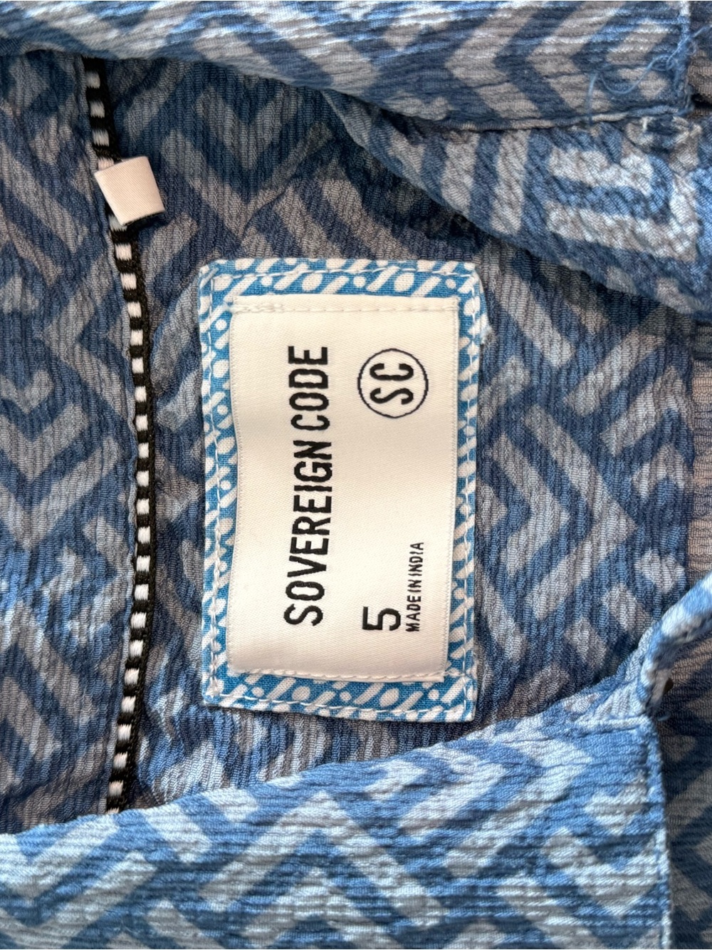 Sovereign Code Blue Patterned Button-Up - Picture 4 of 6